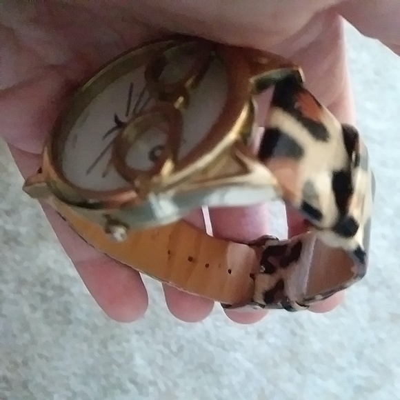 Quirky Cat Watch - Picture 3 of 3